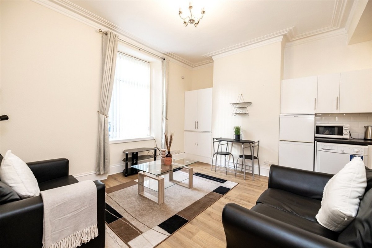 Esslemont Avenue GFL, Aberdeen