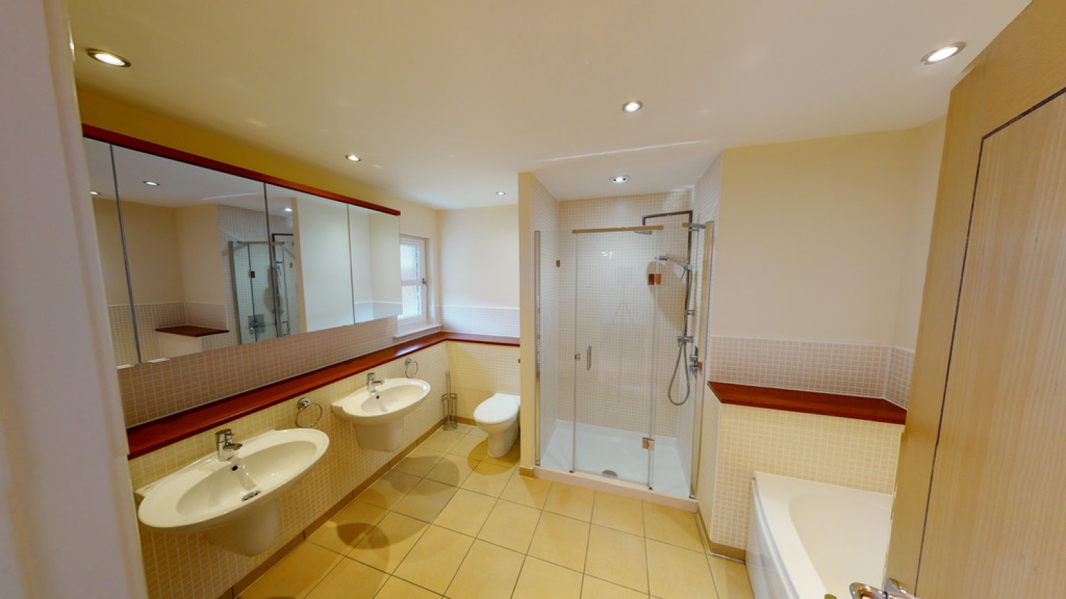 5 bedroom House in Kepplestone Gardens, Aberdeen