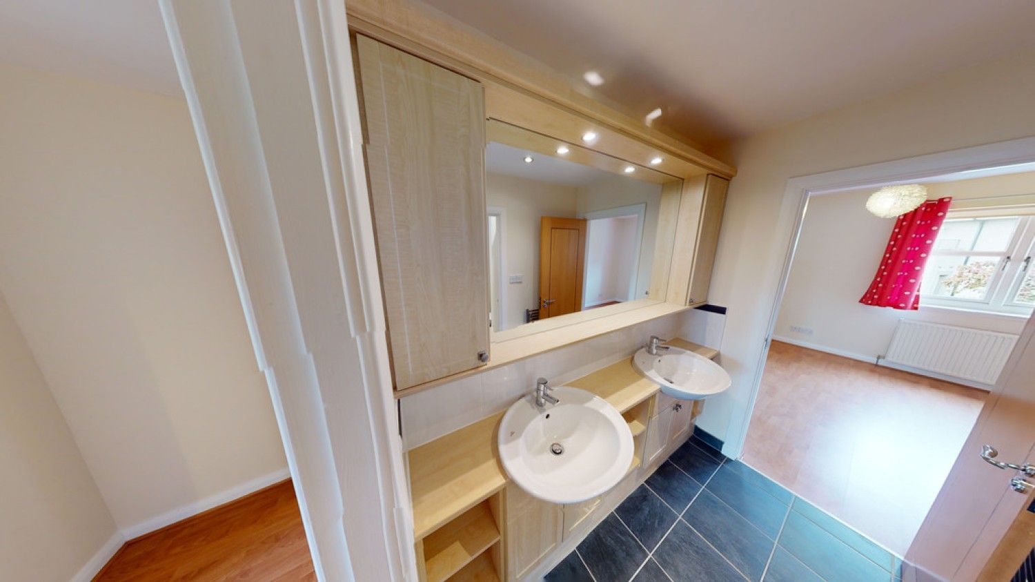 5 bedroom House in Kepplestone Gardens, Aberdeen