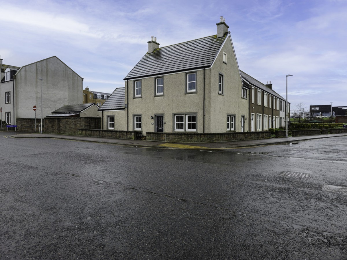 Langdykes Avenue, Cove Bay