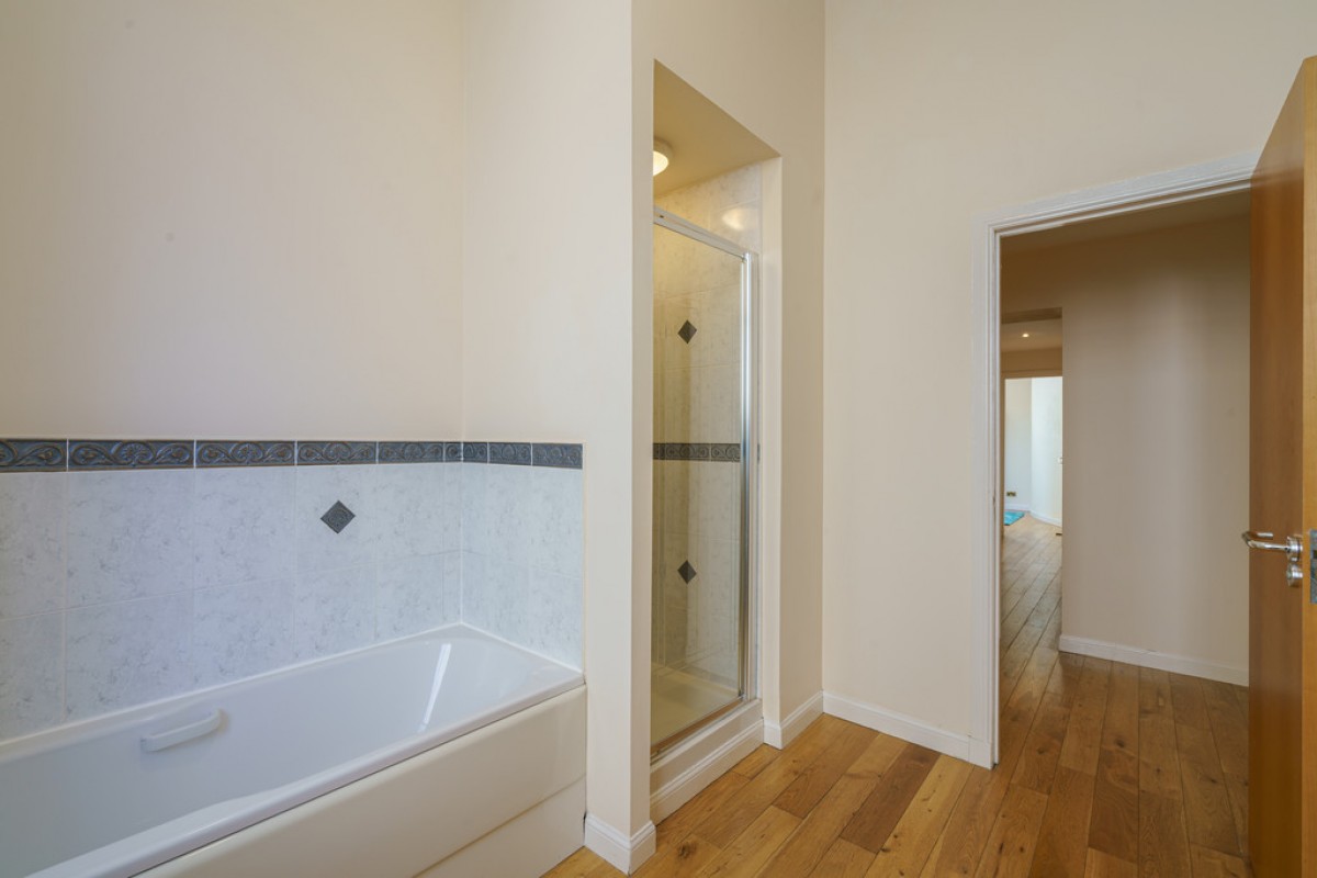 28D Crown Street