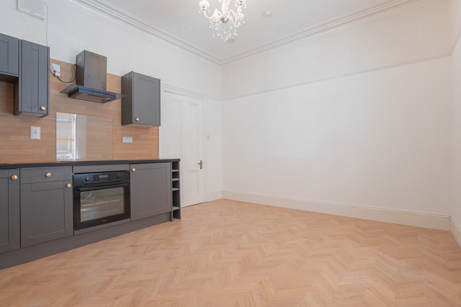 Esslemont Avenue GFL, Aberdeen