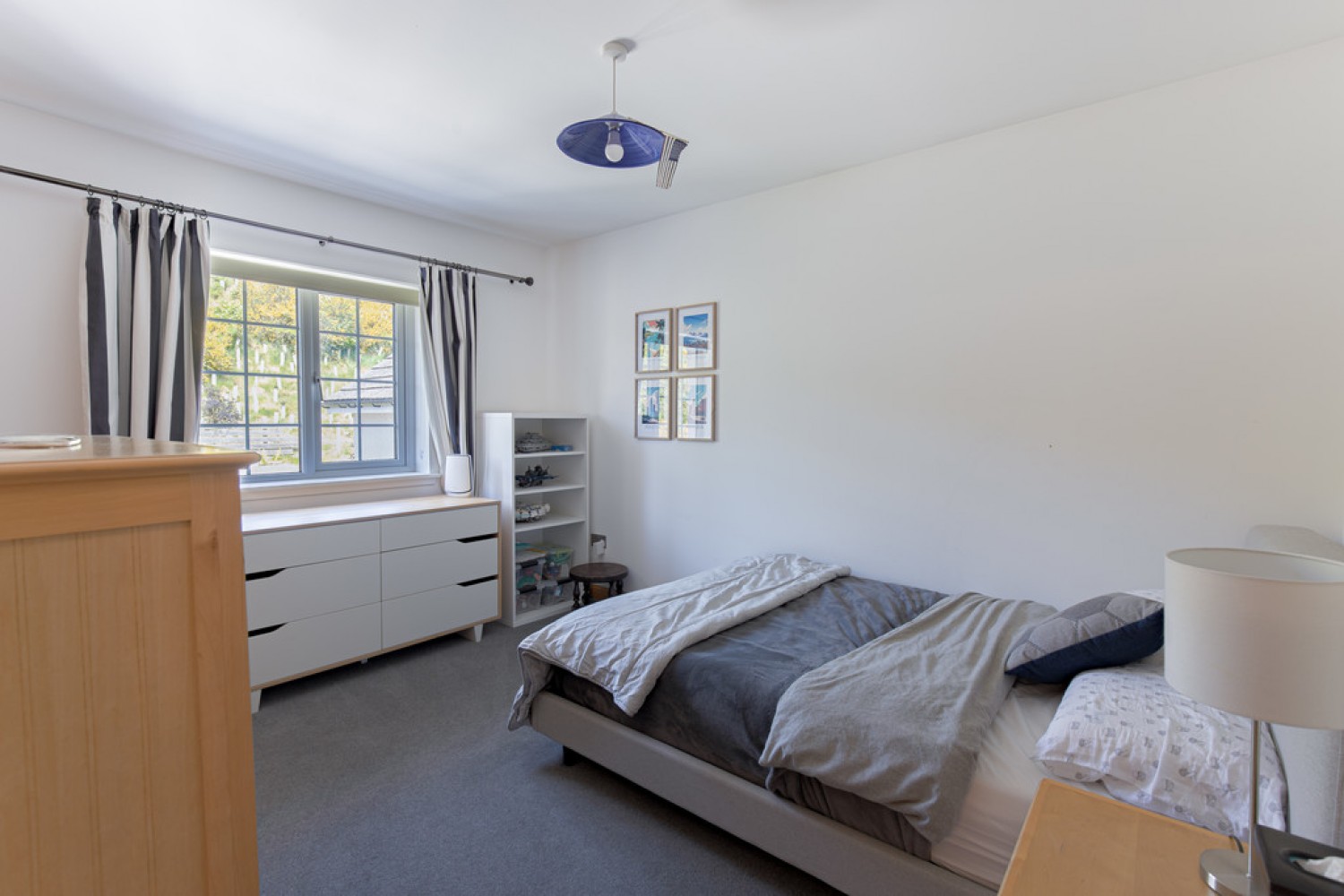 Friarsfield Way, Cults