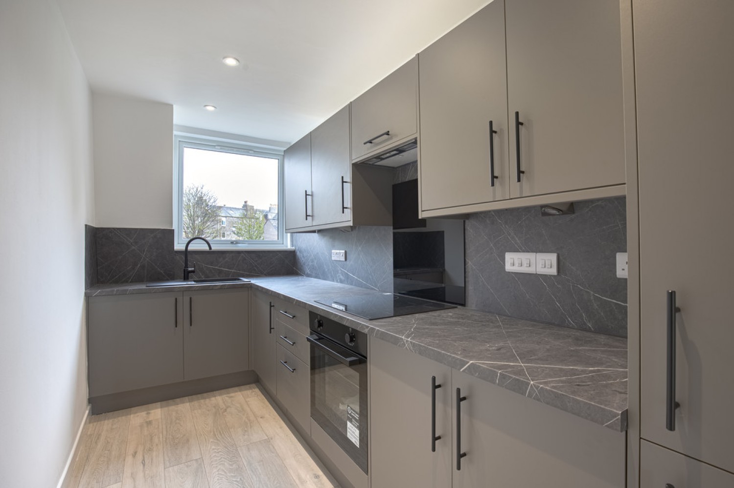 2 bedroom Flat for Letting Roslin Terrace, Aberdeen