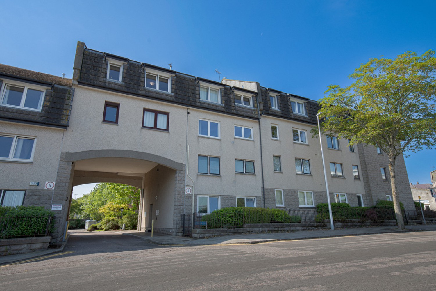 Ardarroch Court, Linksfield Road