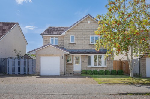Carnie Place, Elrick
