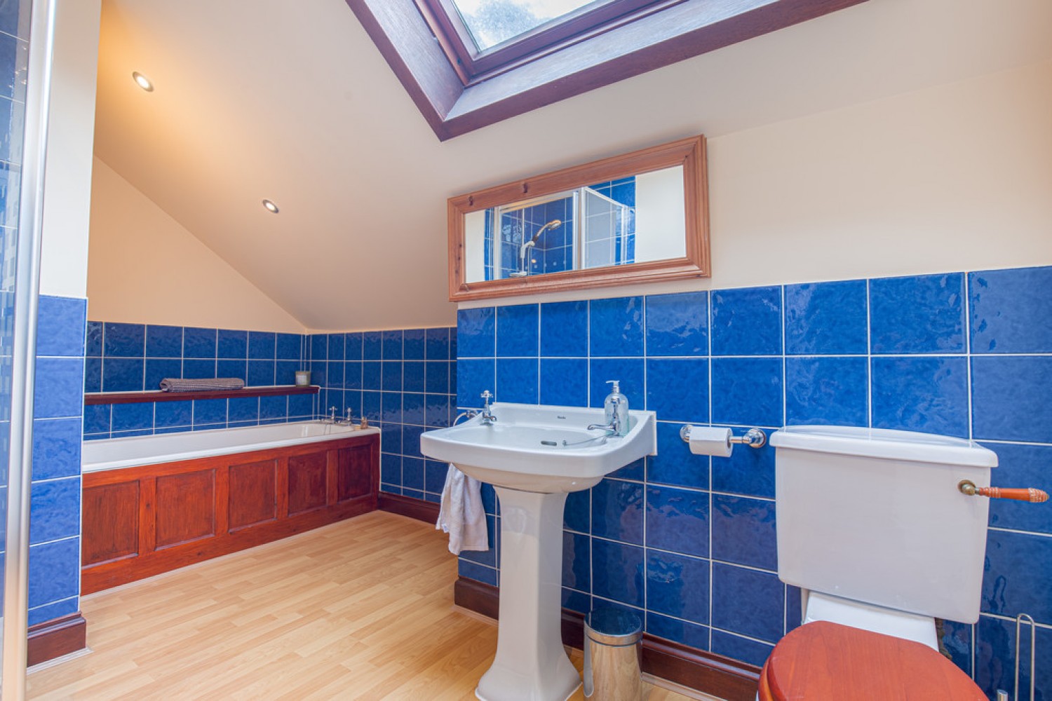 2 bedroom Flat in Hamilton Place, Aberdeen