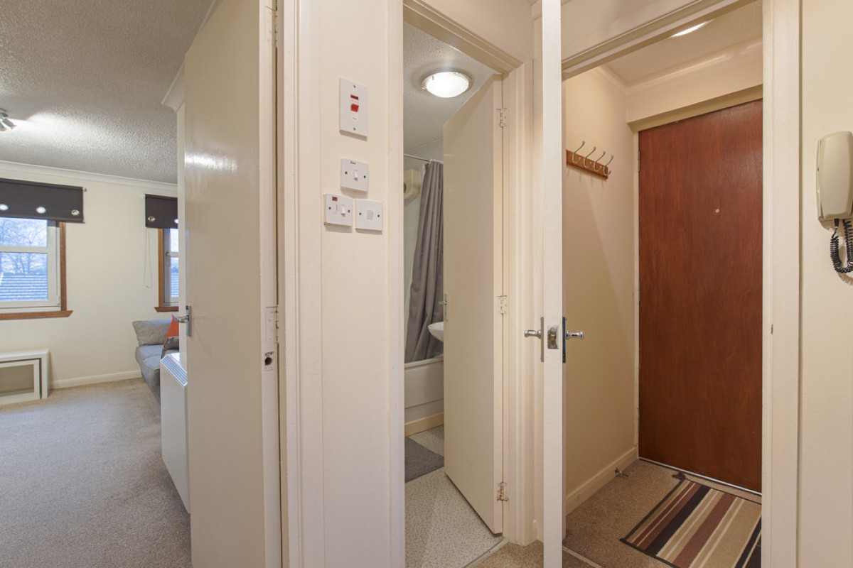 Hutcheon Low Place, Aberdeen