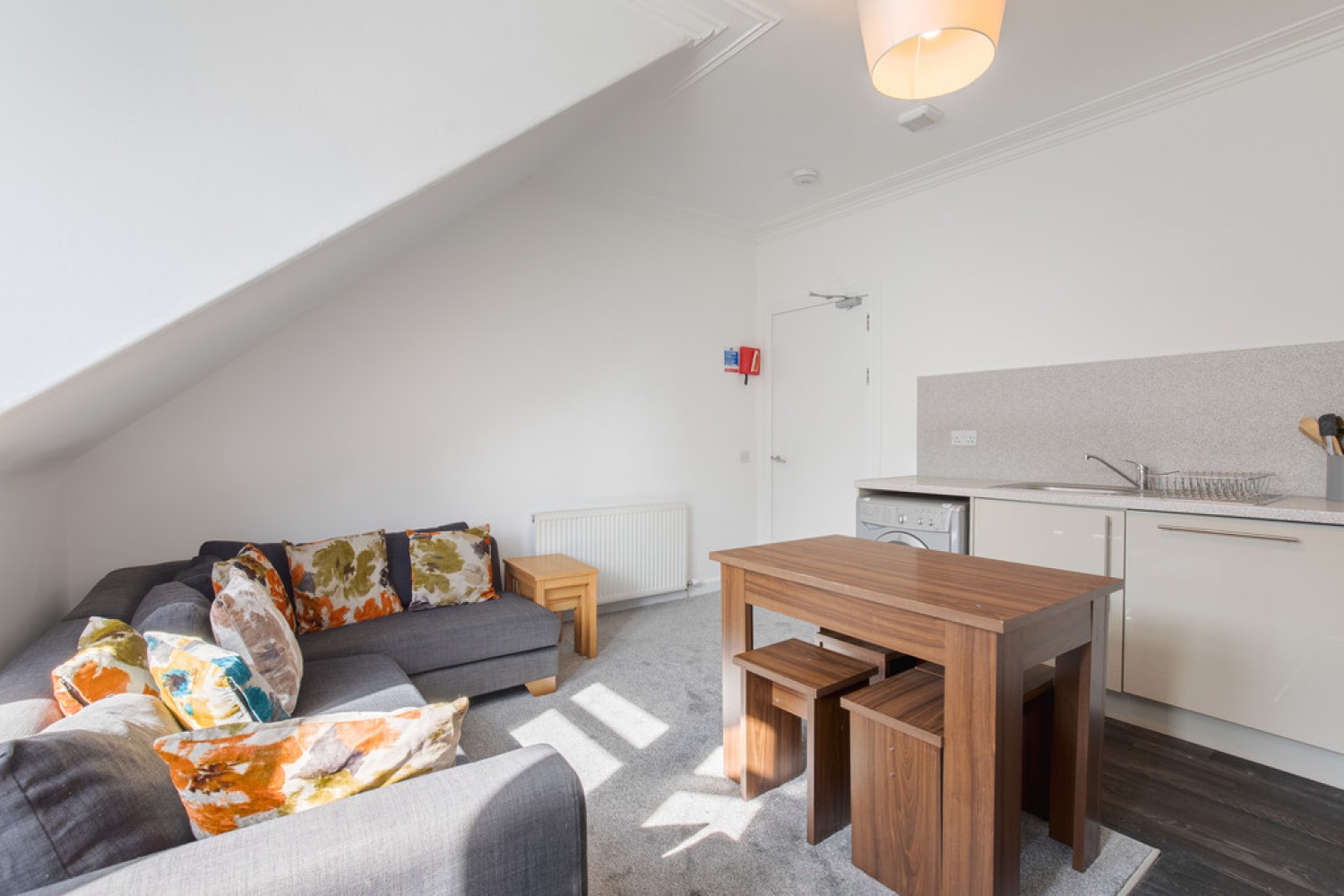 3 bedroom Flat for Letting Rosemount Place, Aberdeen