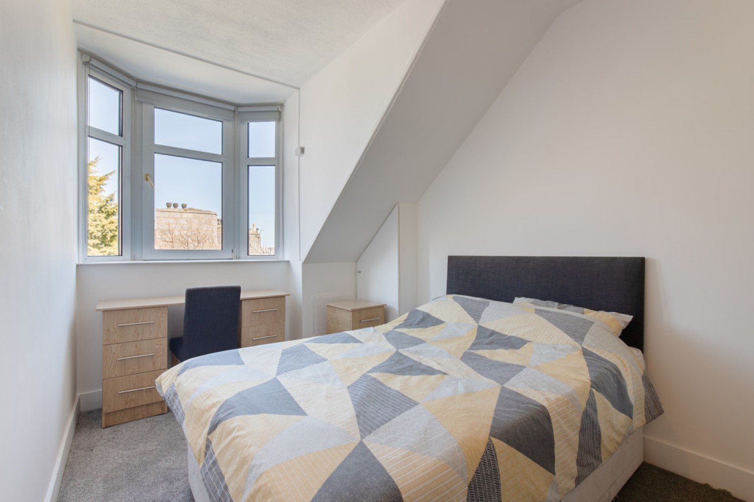 3 bedroom Flat for Letting Rosemount Place, Aberdeen