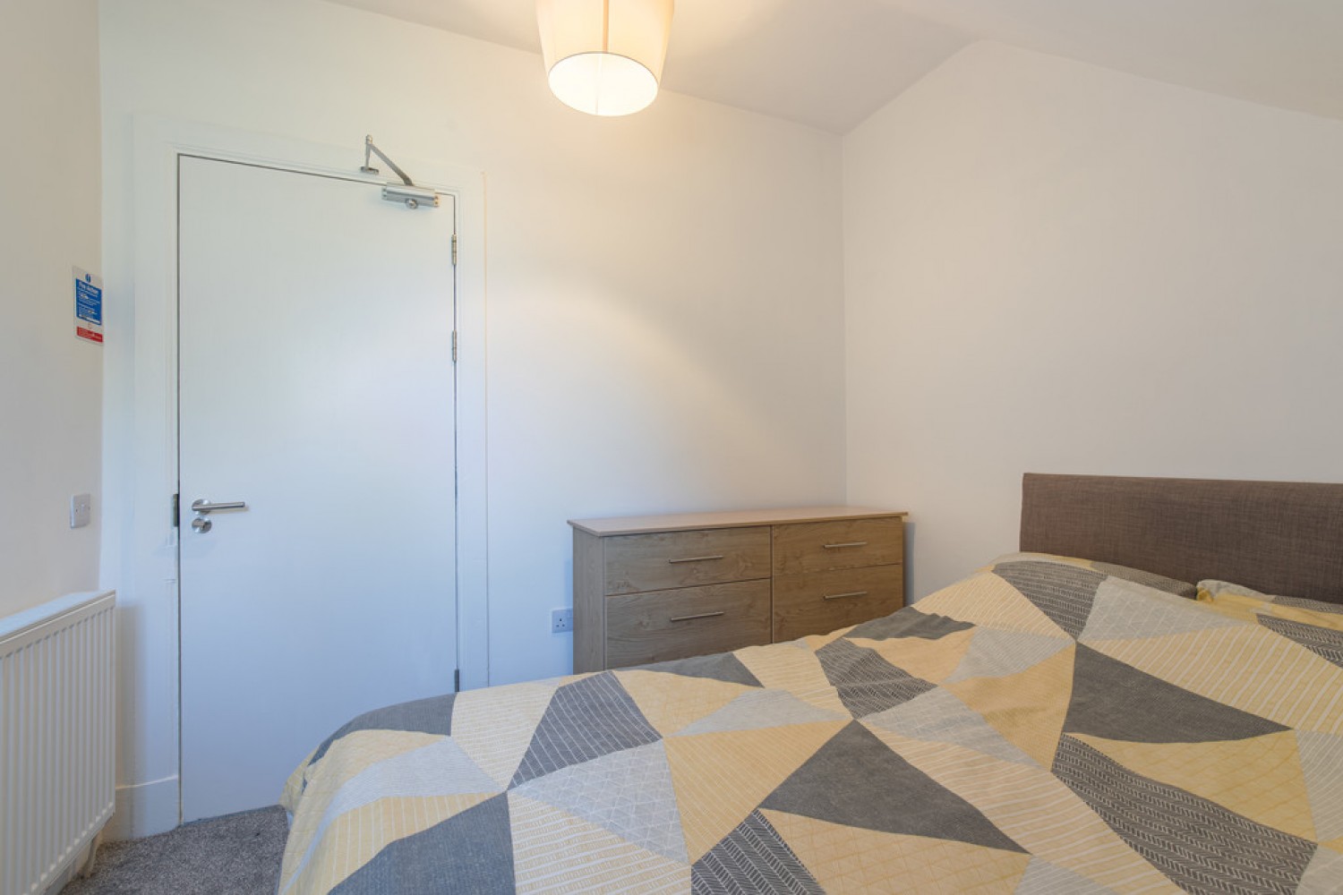 3 bedroom Flat for Letting Rosemount Place, Aberdeen