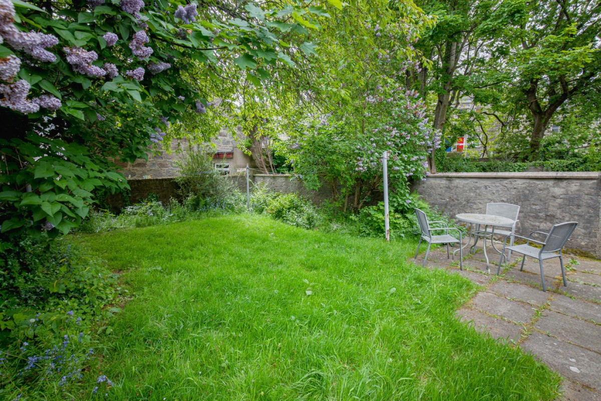 Rosemount Place Flat B, Aberdeen