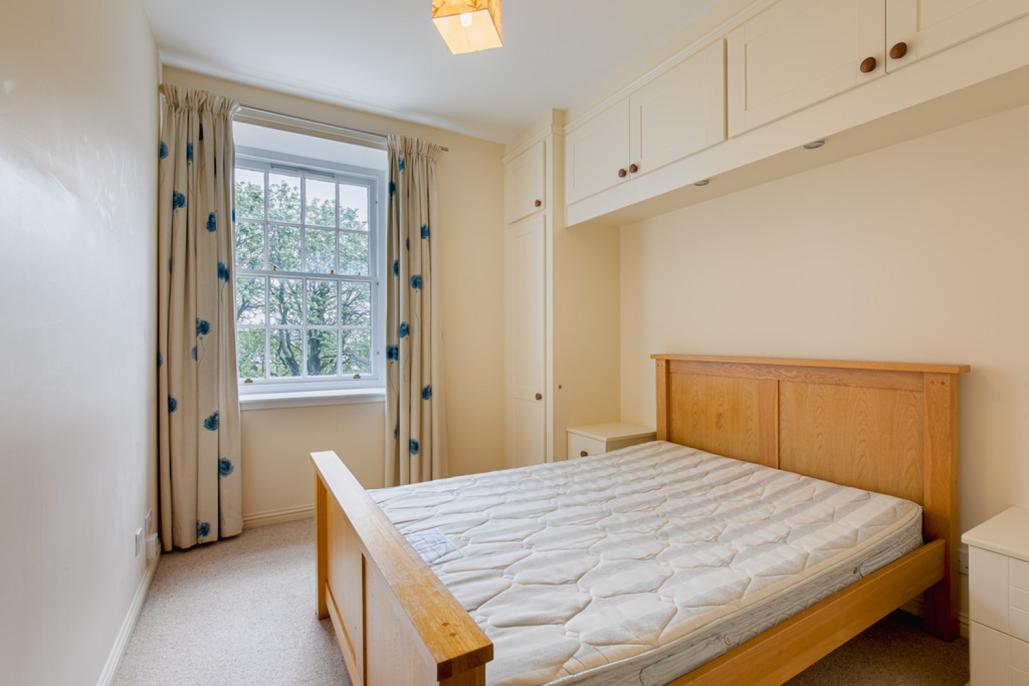 2 bedroom Flat for Letting Corunna Place