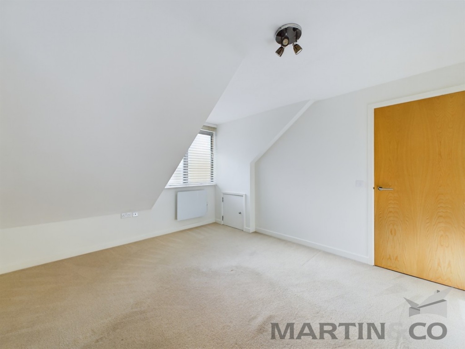 Close to City Centre and Station