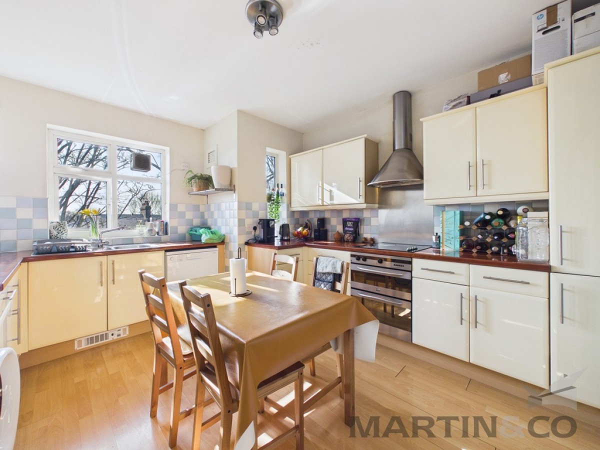 Grosvenor Road - Station Location