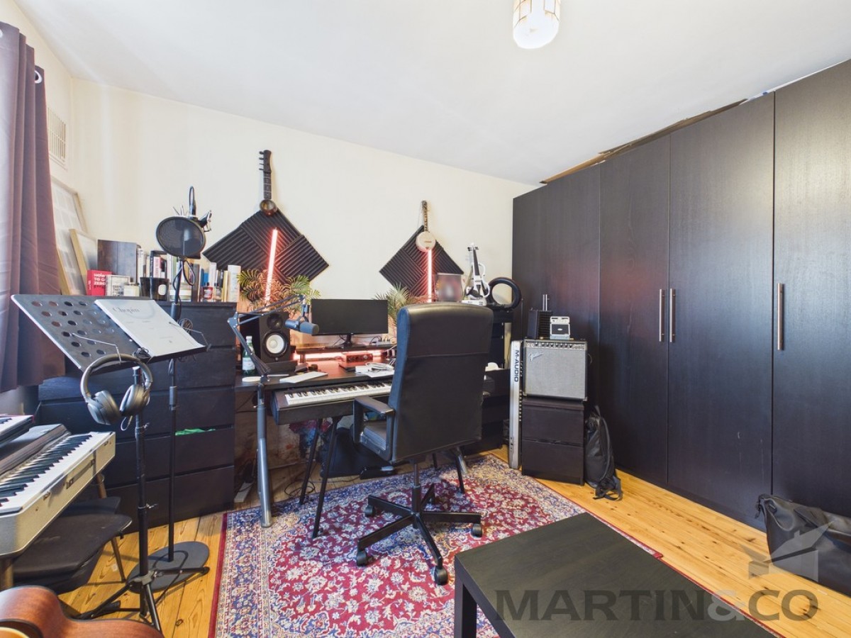 Grosvenor Road - Station Location