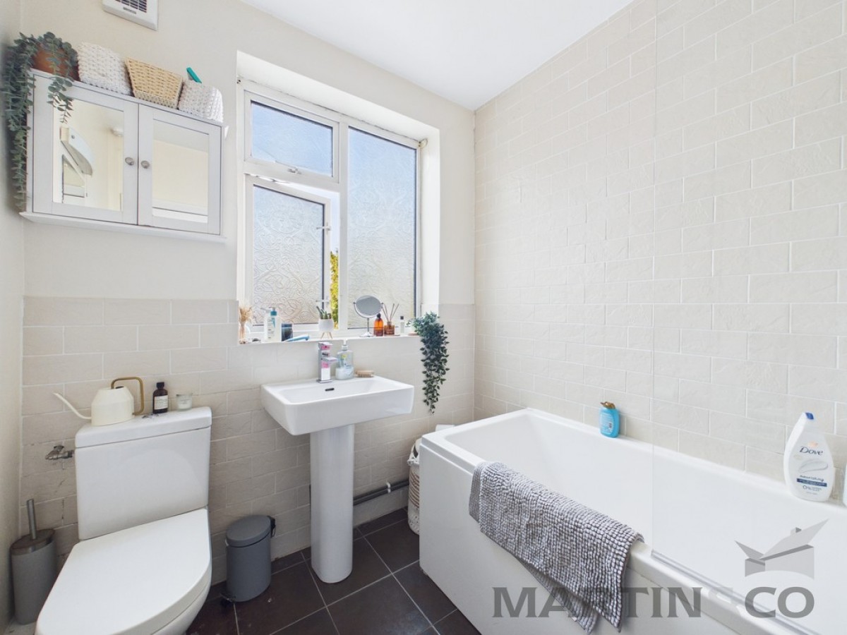 Grosvenor Road - Station Location