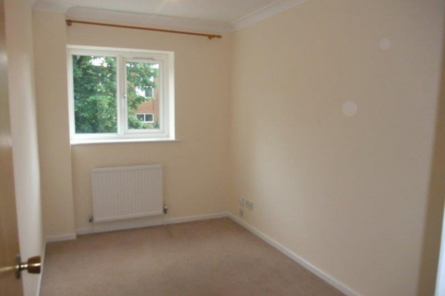 Rowlatt Court, Hillside Road