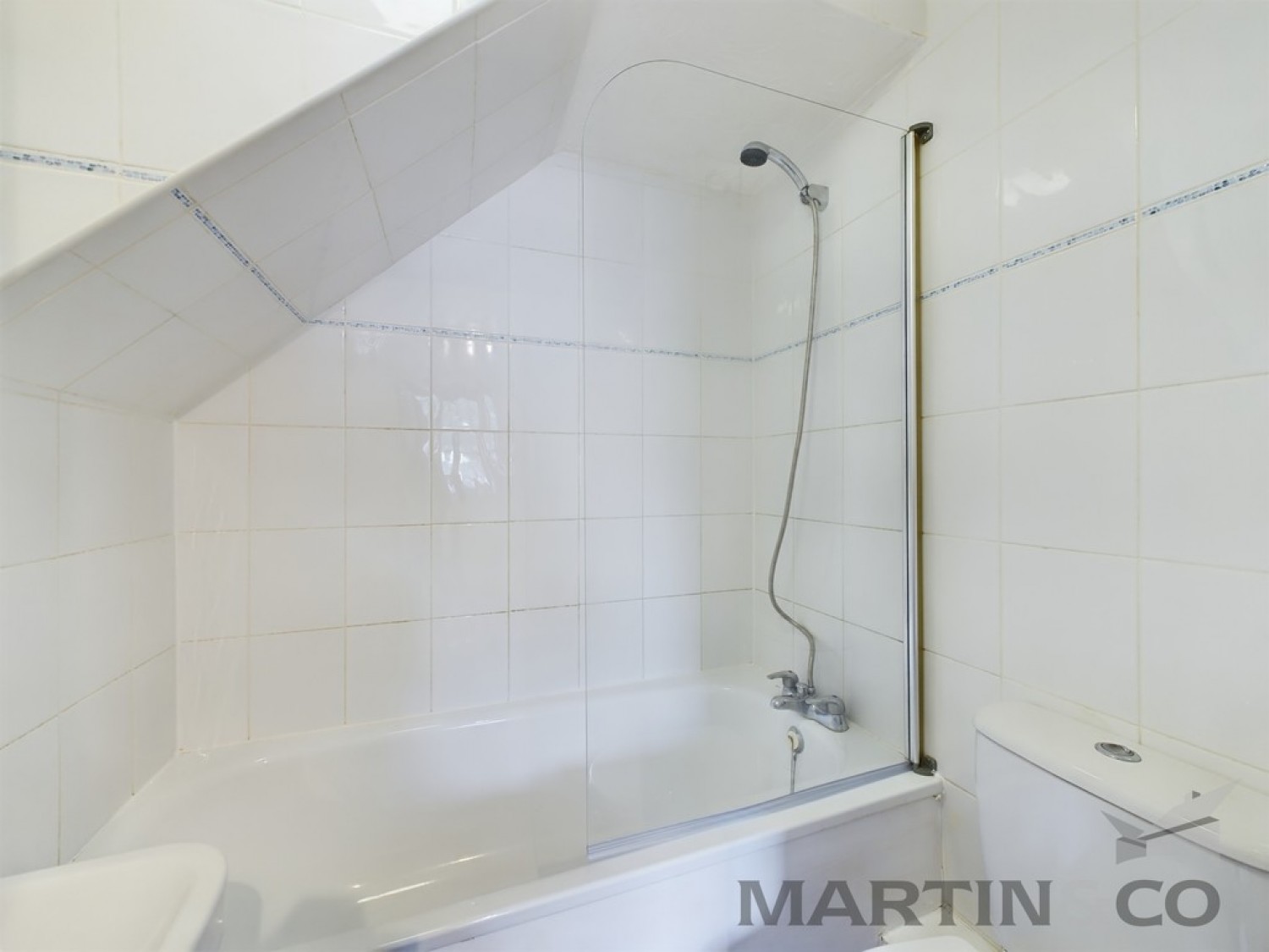 2 bedroom Flat in Bricket Lodge, Lye Lane