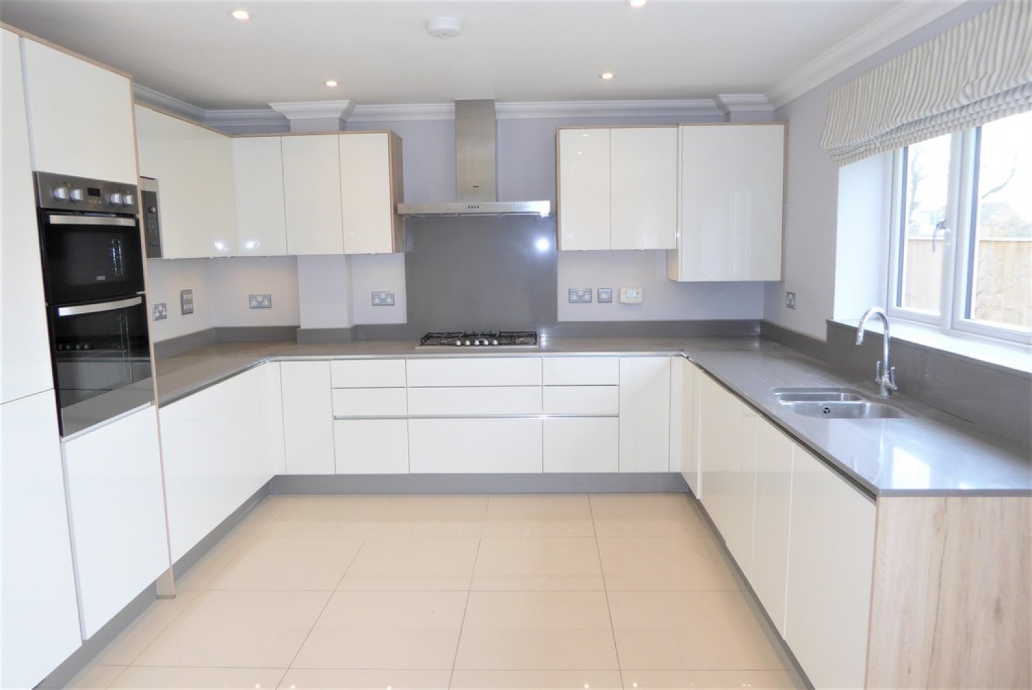 4 bedroom House for Letting High Grove