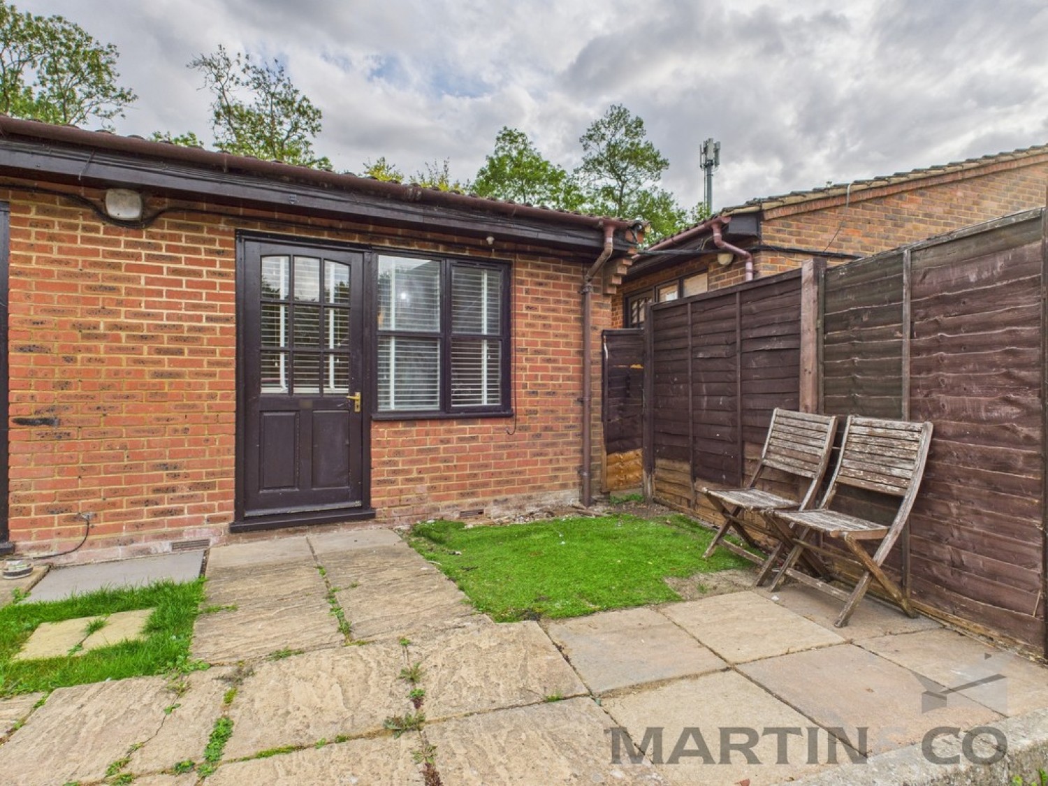 Bricket Lodge, Lye Lane