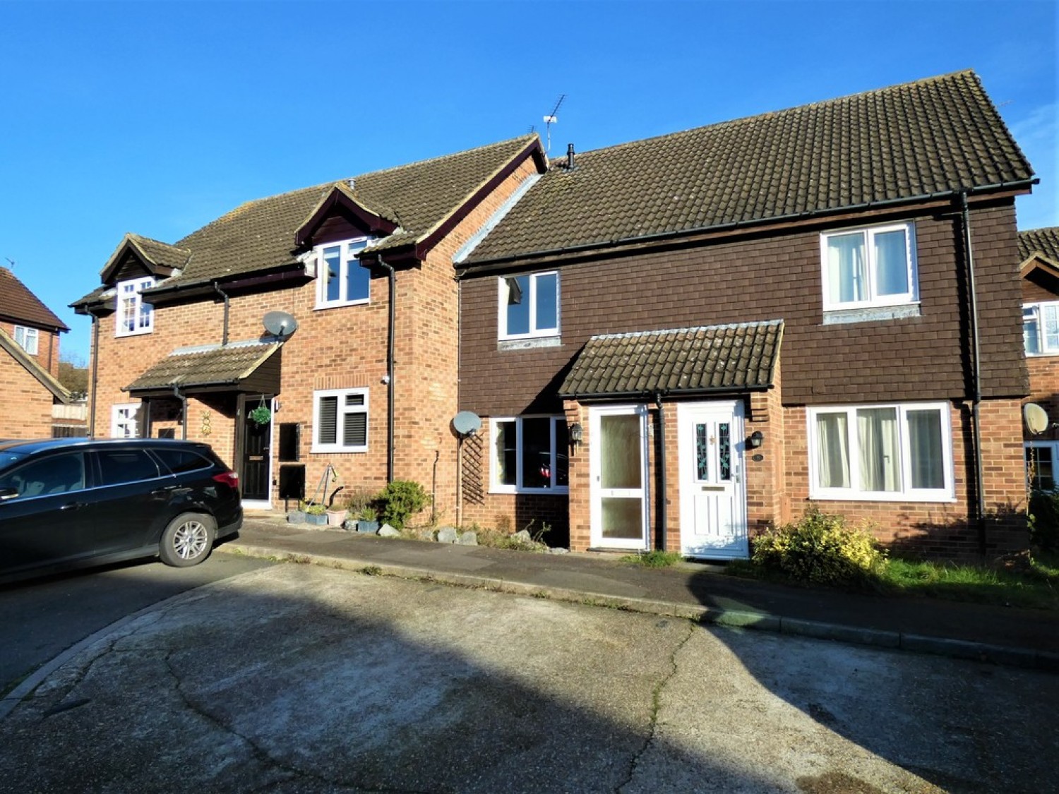 Aldbury Close in Jersey Farm