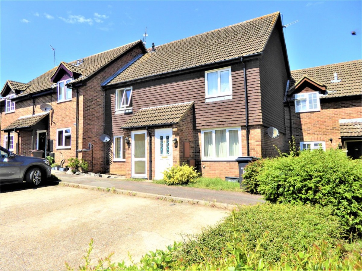 Aldbury Close in Jersey Farm