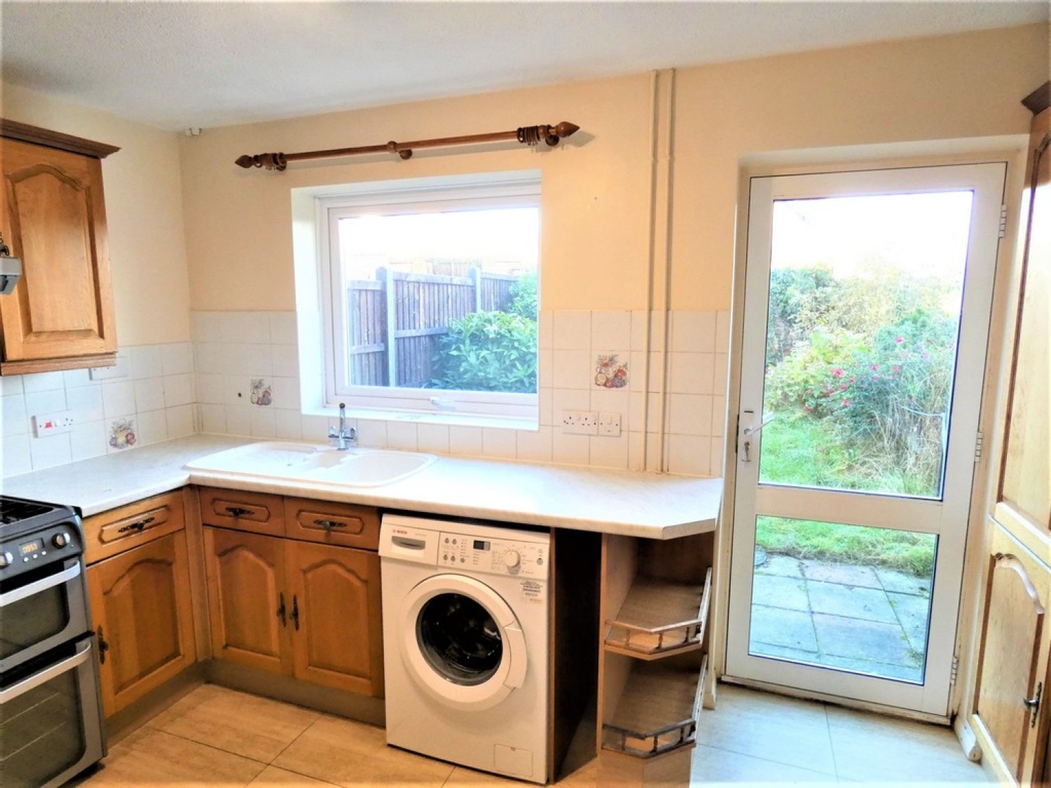 Aldbury Close in Jersey Farm