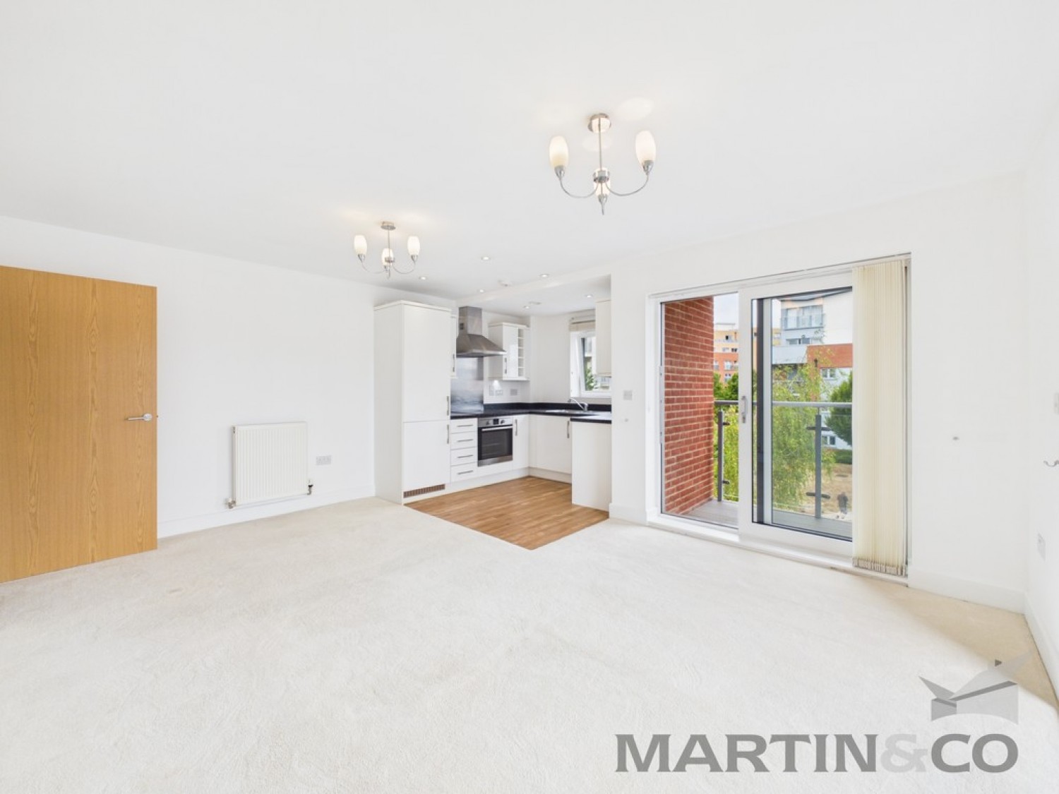 2 bedroom Flat for Letting Barcino House, close to Station