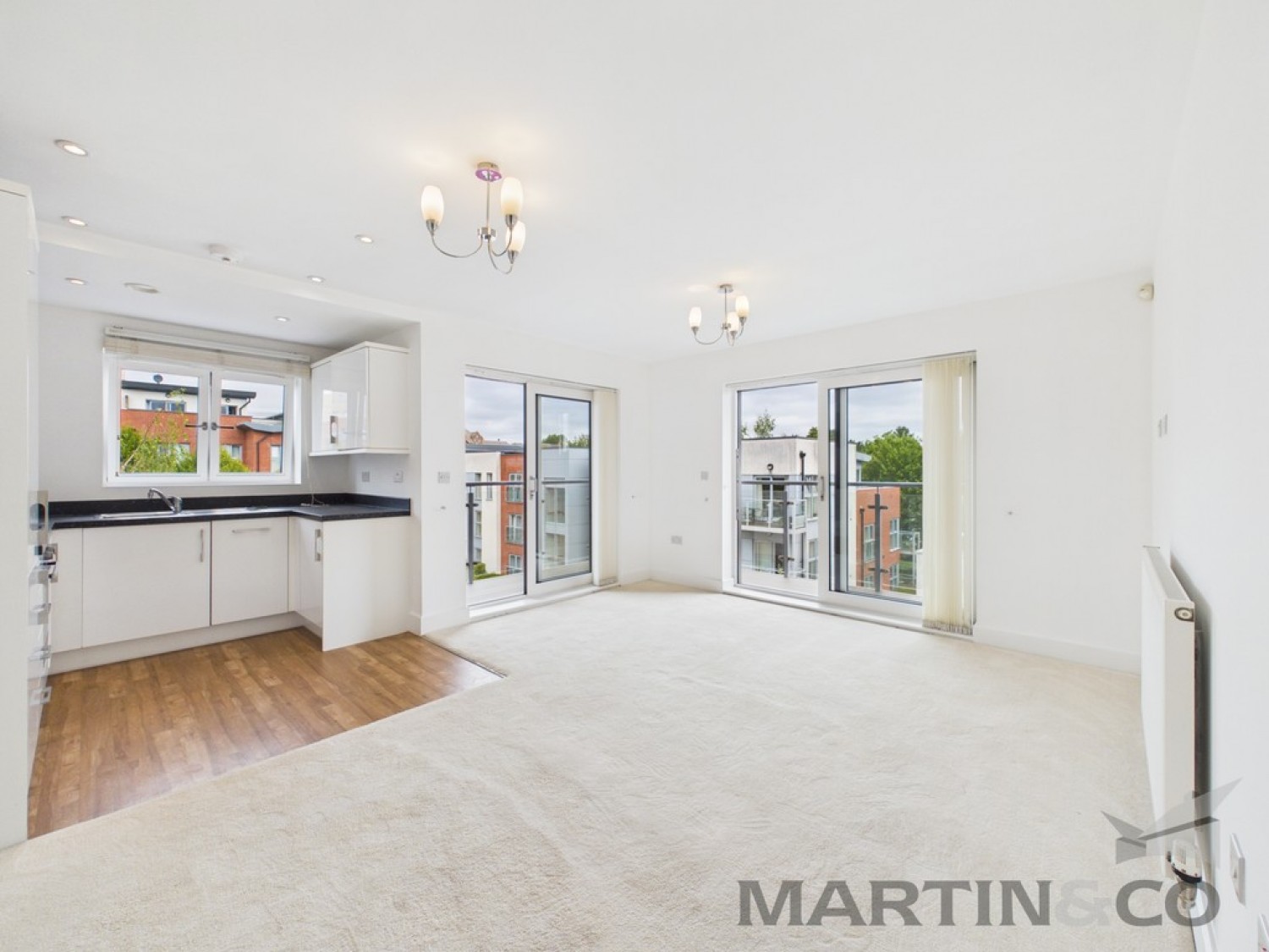 2 bedroom Flat for Letting Barcino House, close to Station