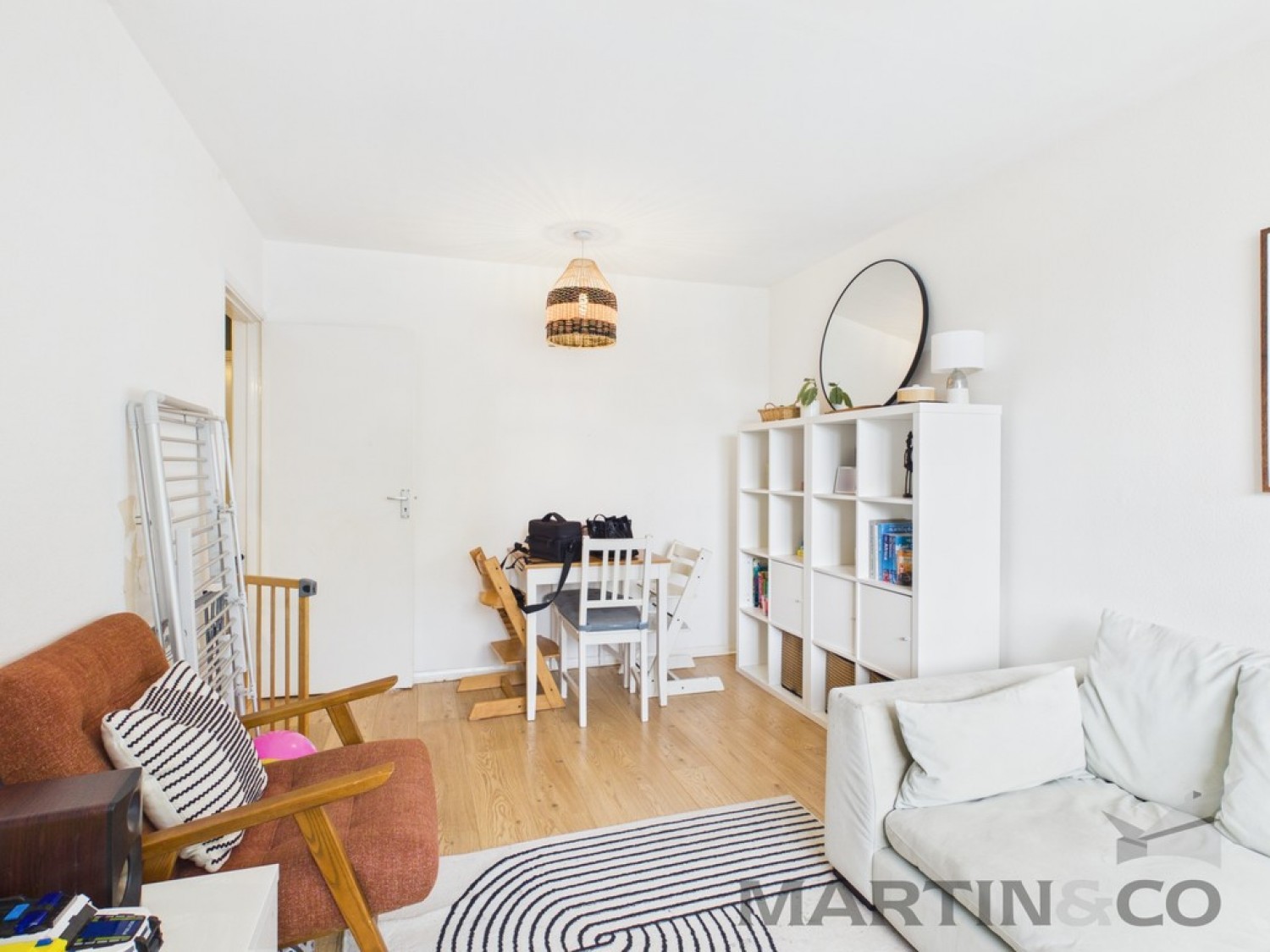 2 bedroom Flat for Letting The Beeches in Park Street