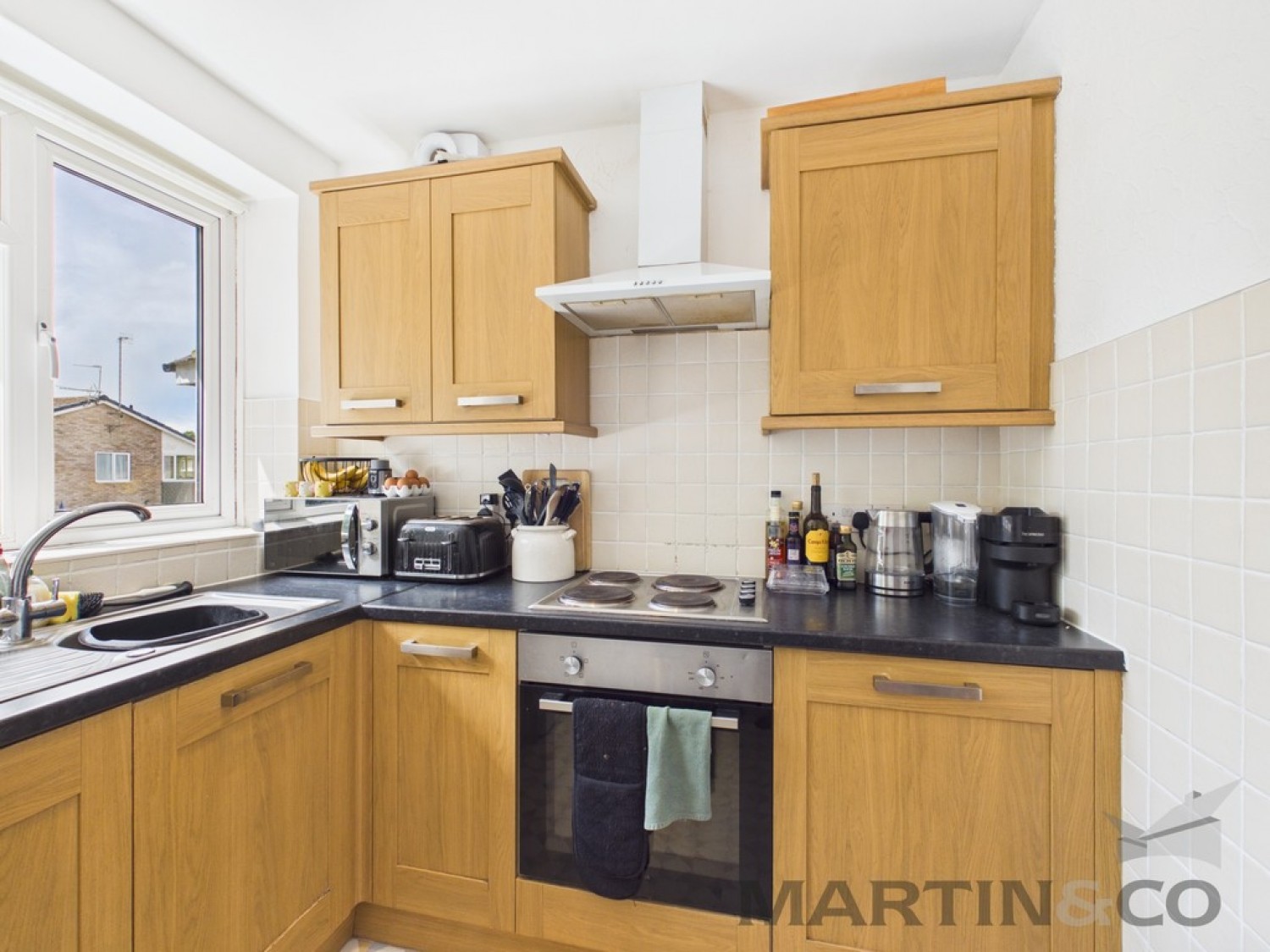 2 bedroom Flat for Letting The Beeches in Park Street