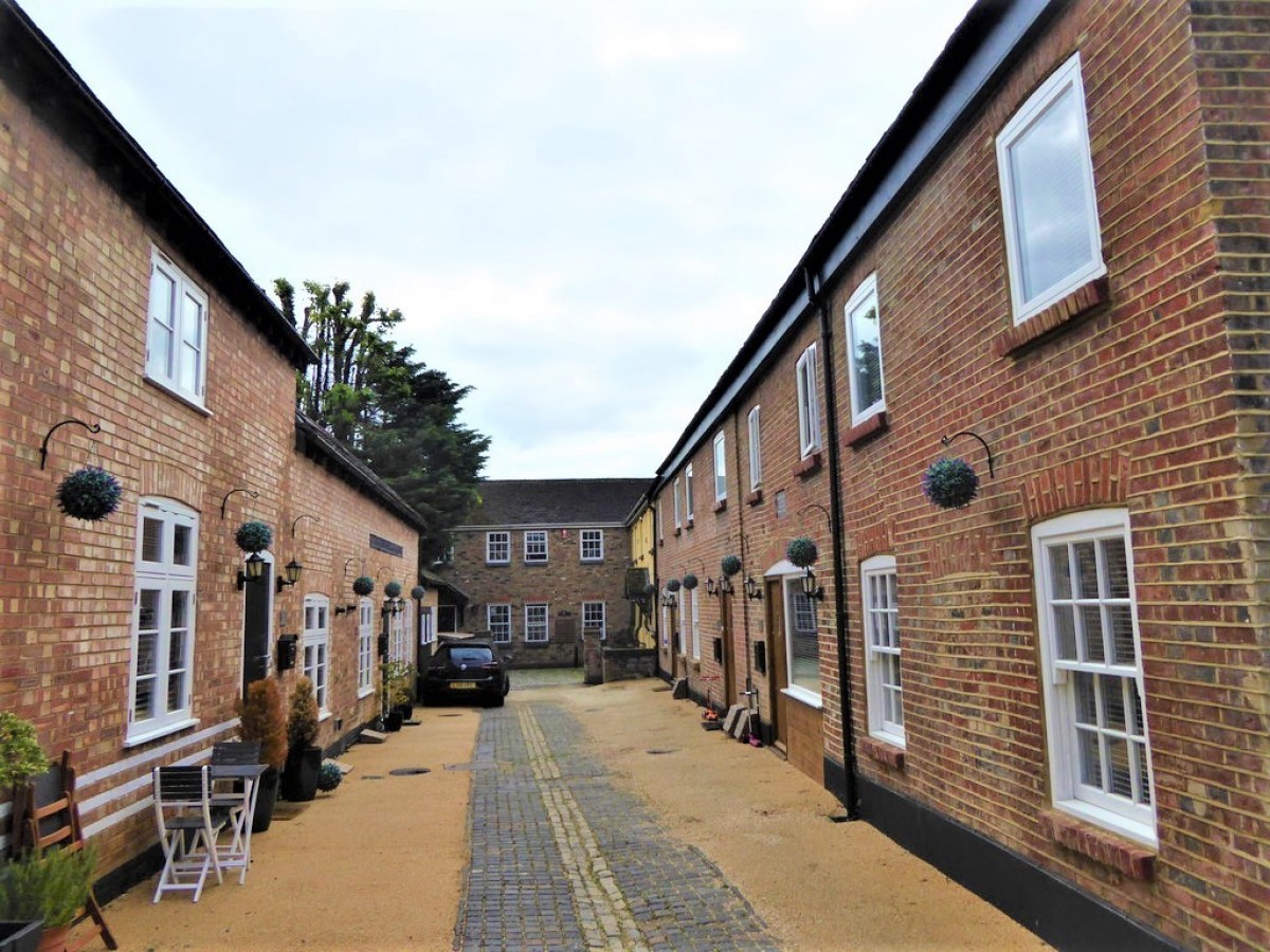 Dolphin Yard off Holywell Hill