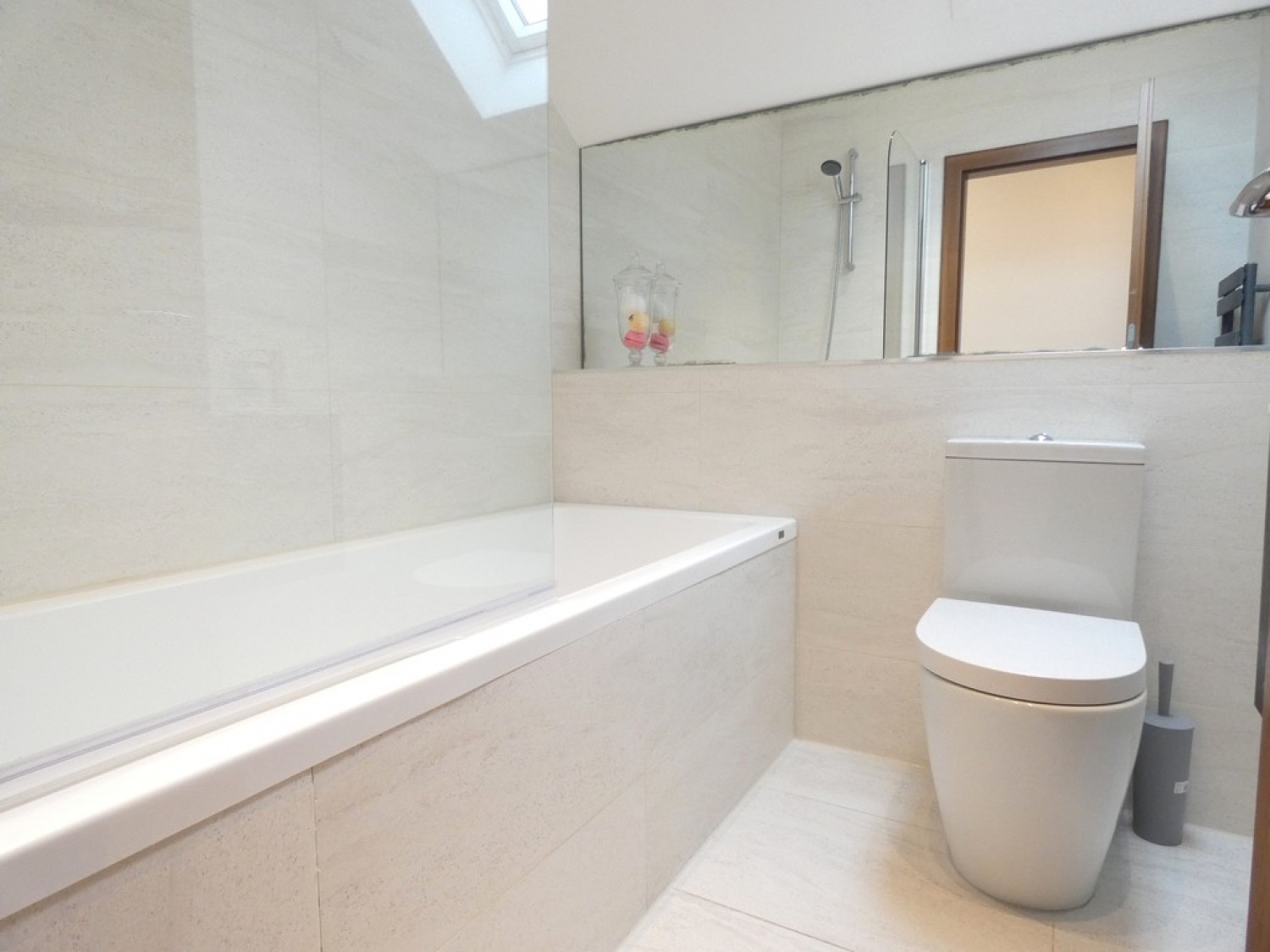 Dolphin Yard off Holywell Hill