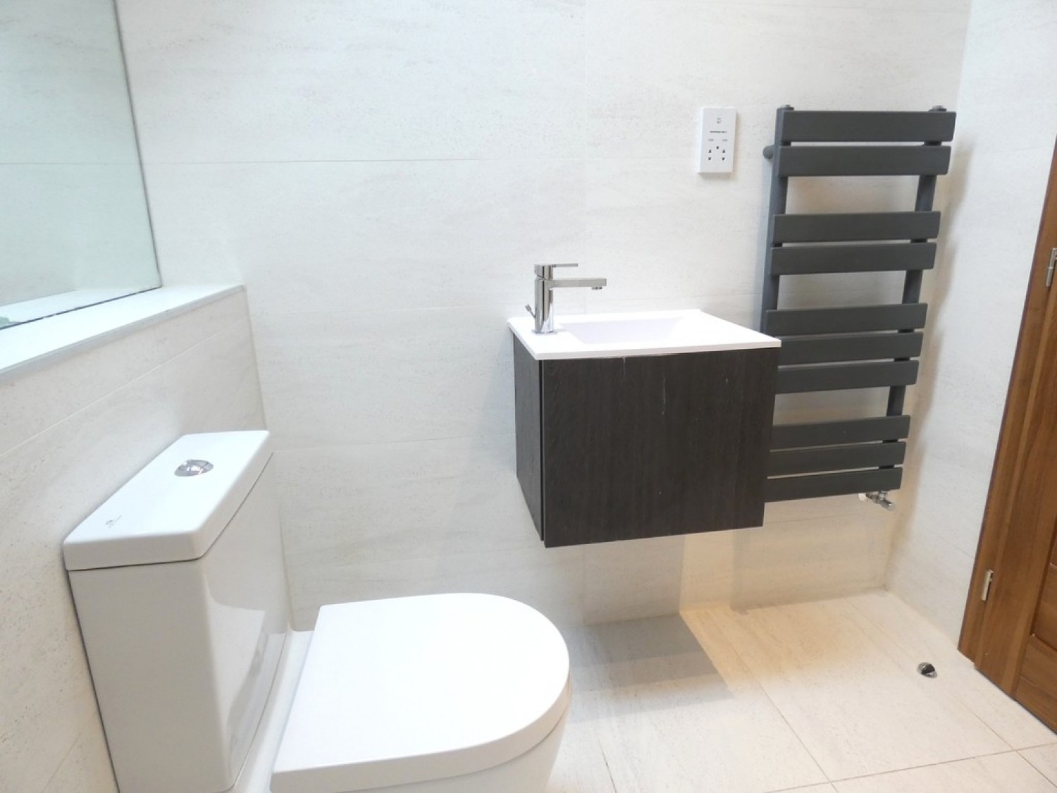 Dolphin Yard off Holywell Hill