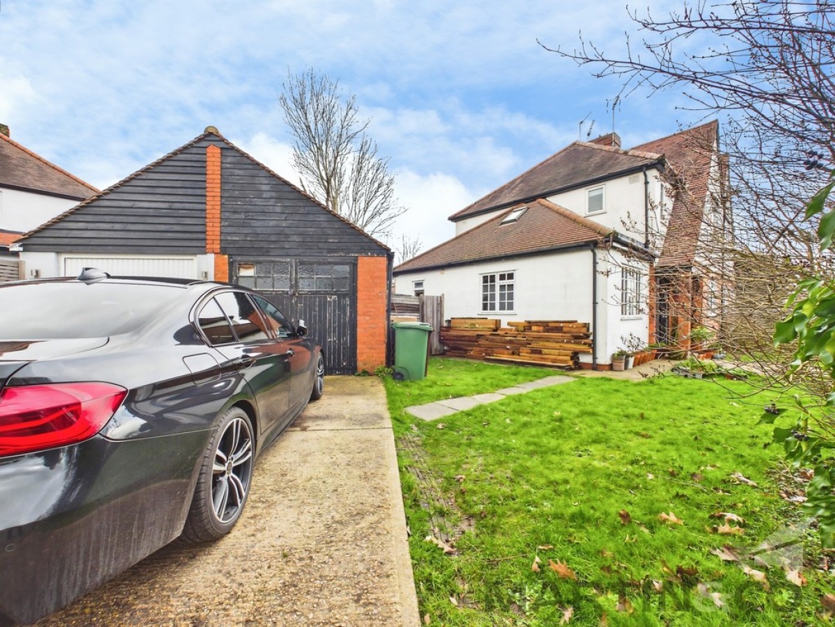 Tavistock Avenue, St Albans