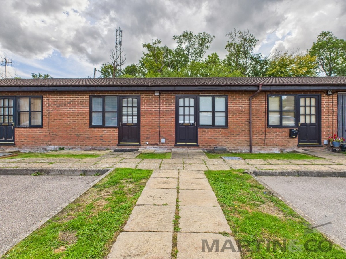 Bricket Lodge, Lye Lane