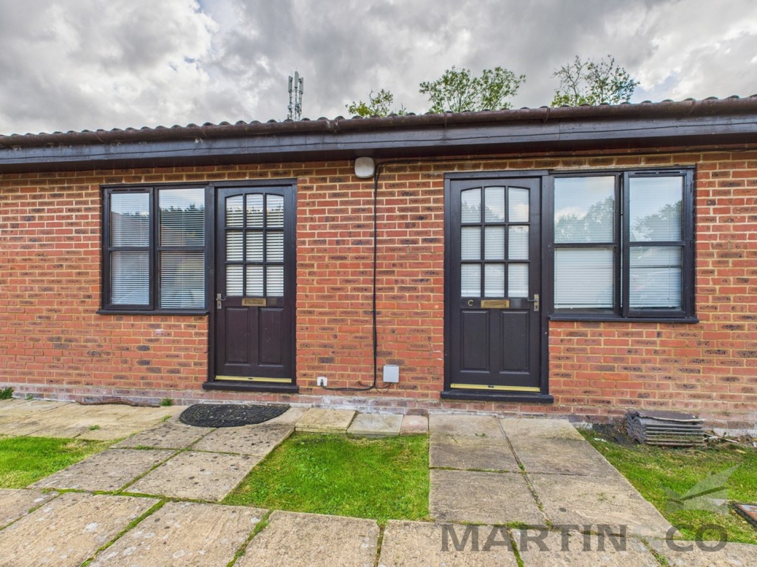 Bricket Lodge, Lye Lane