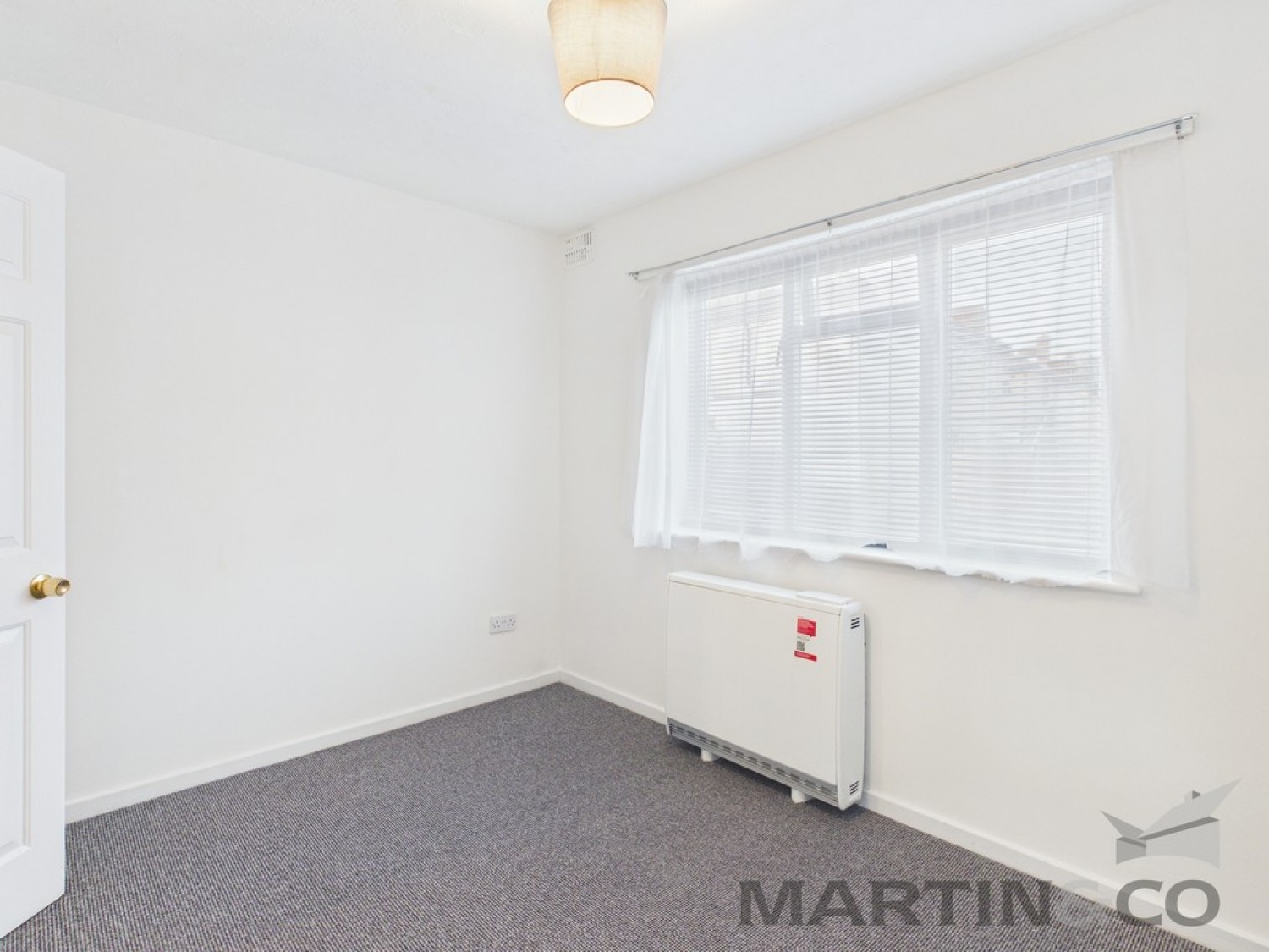 1 bedroom Flat for Letting Tudor Walk