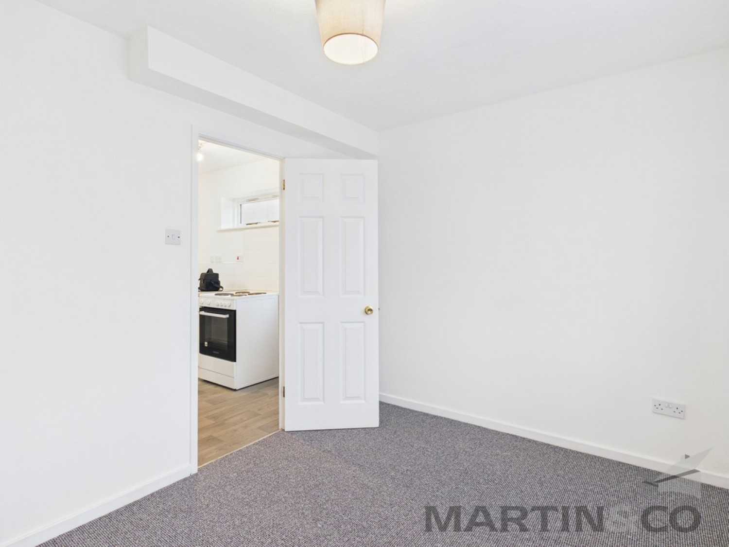 1 bedroom Flat for Letting Tudor Walk