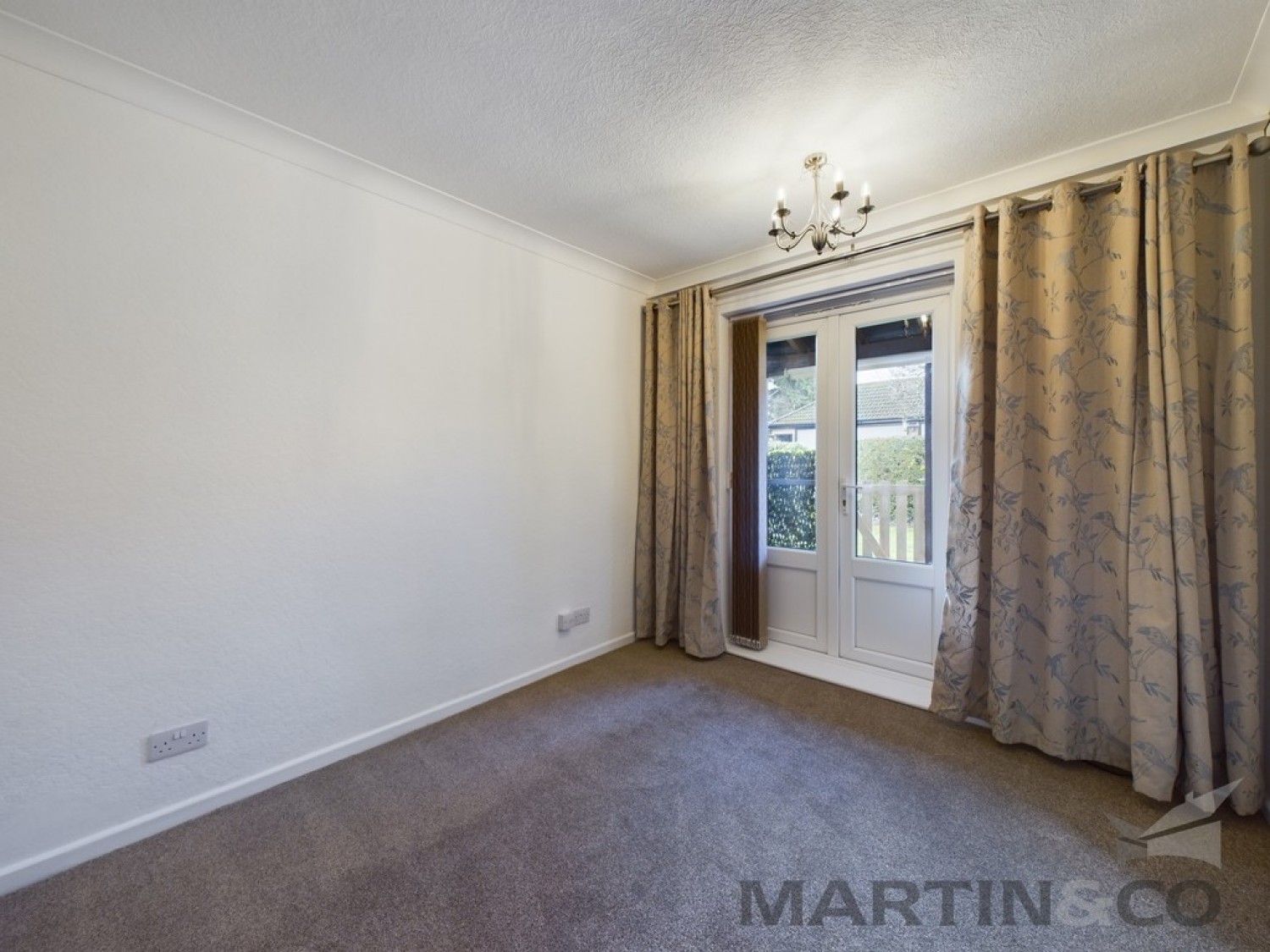 2 bedroom Flat for Letting Pondsmeade, Redbourn, St Albans