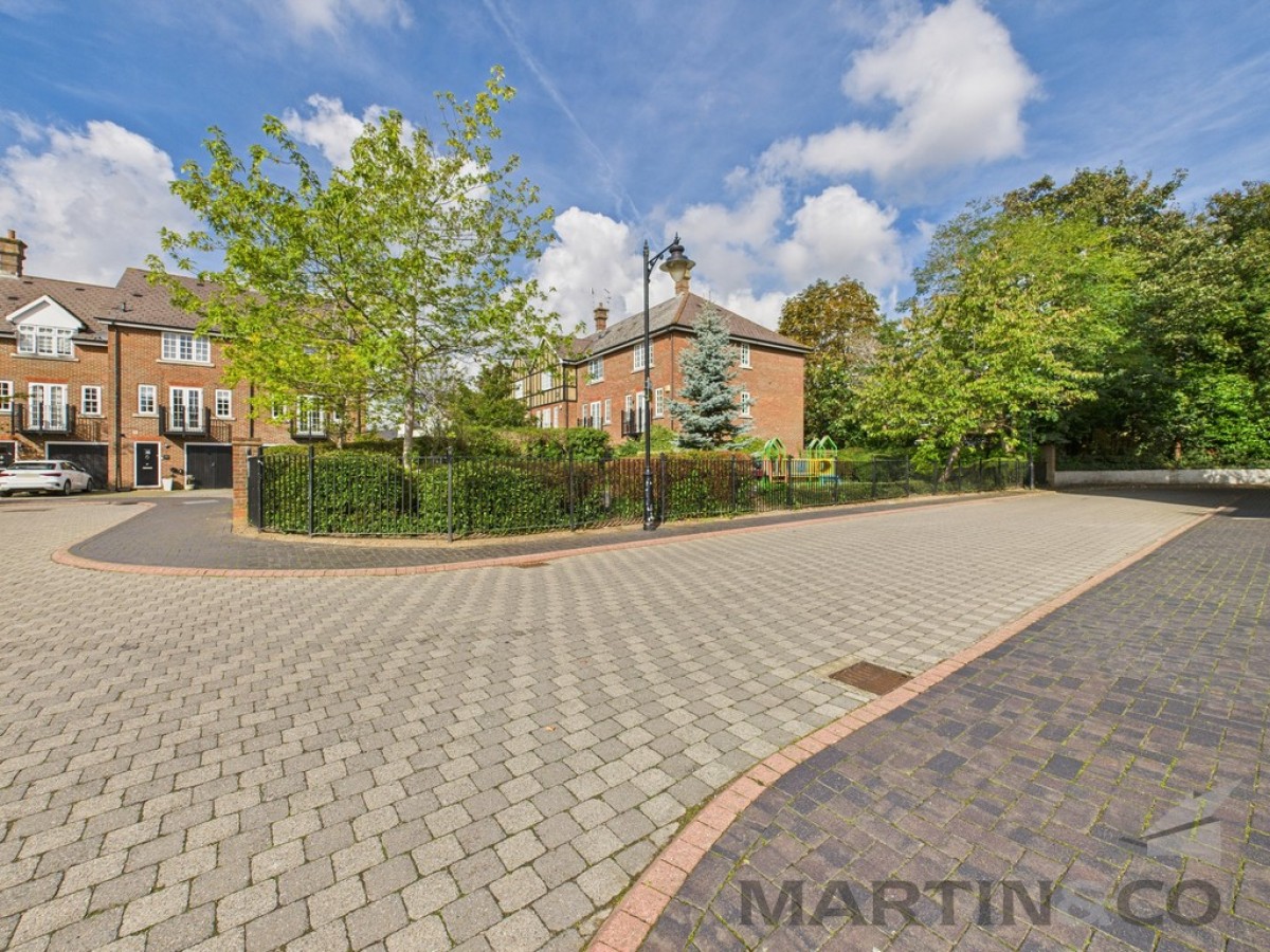 Chime Square, Central St Albans