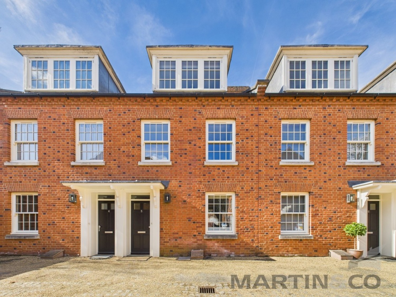 Dunham Mews, Hatfield