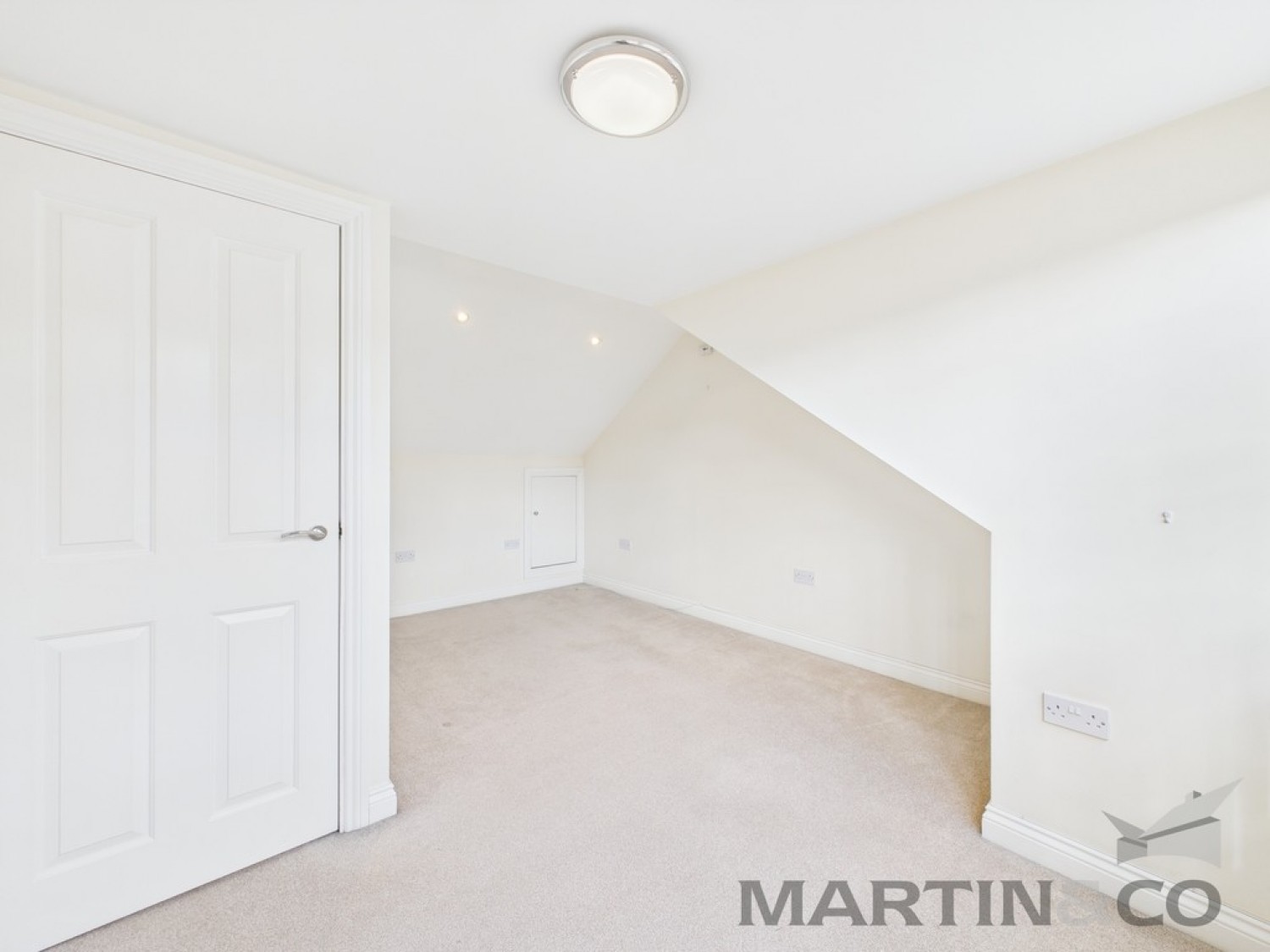 Dunham Mews, Hatfield