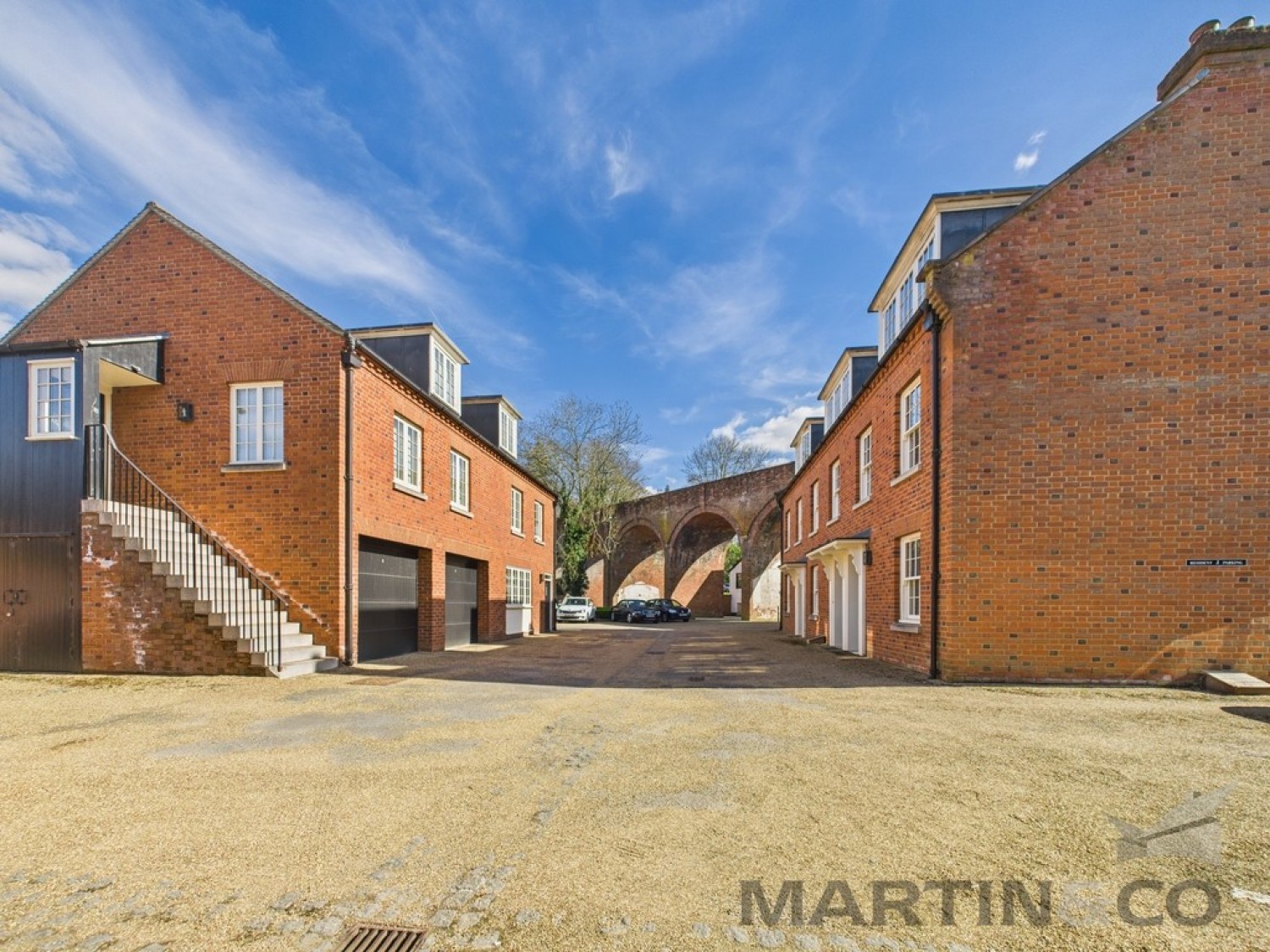 Dunham Mews, Hatfield