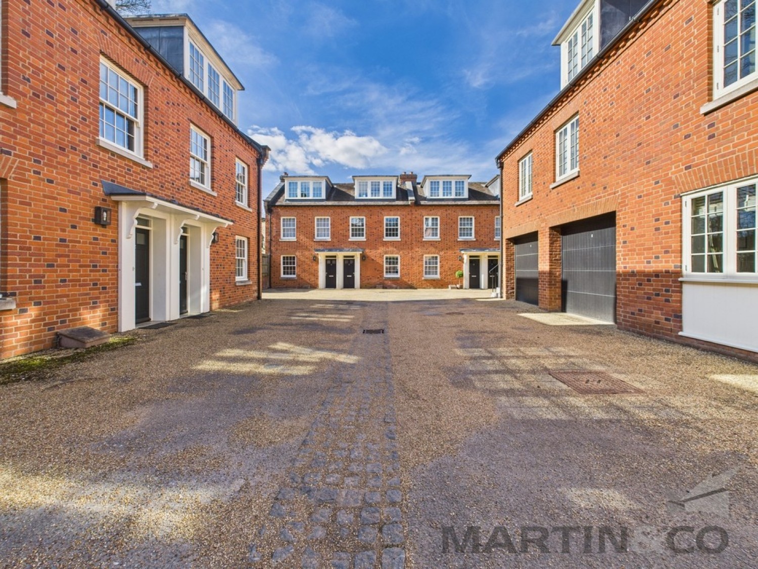 Dunham Mews, Hatfield