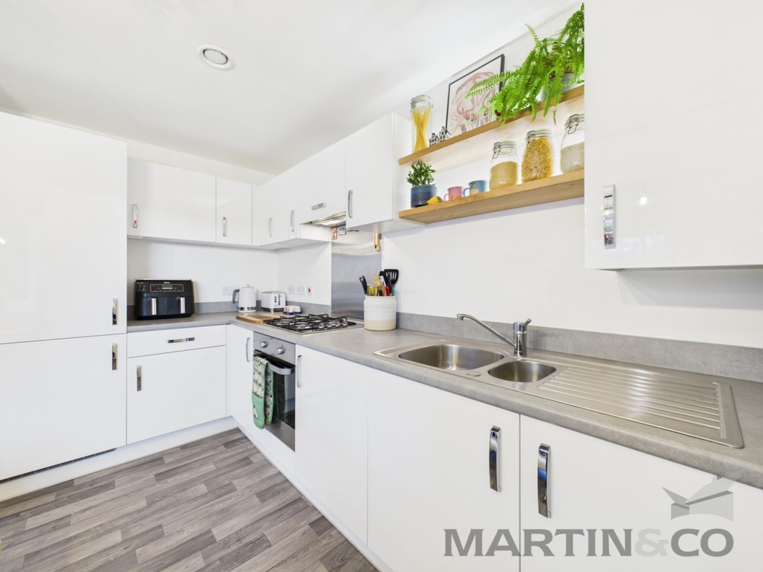 2 bedroom Flat in Winston House, Blossom Drive, Welwyn Garden City