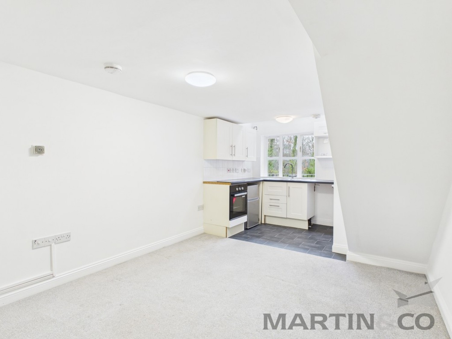 1 bedroom Flat for Letting Park View, Bucknalls Close, Garston