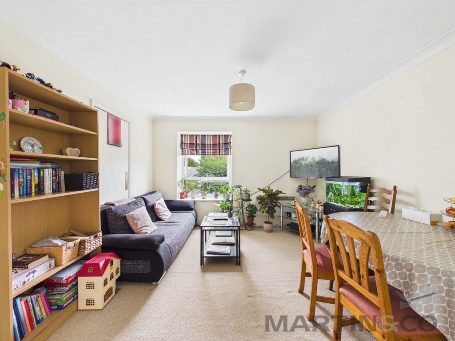 2 bedroom Flat for Sale Ramsbury Road