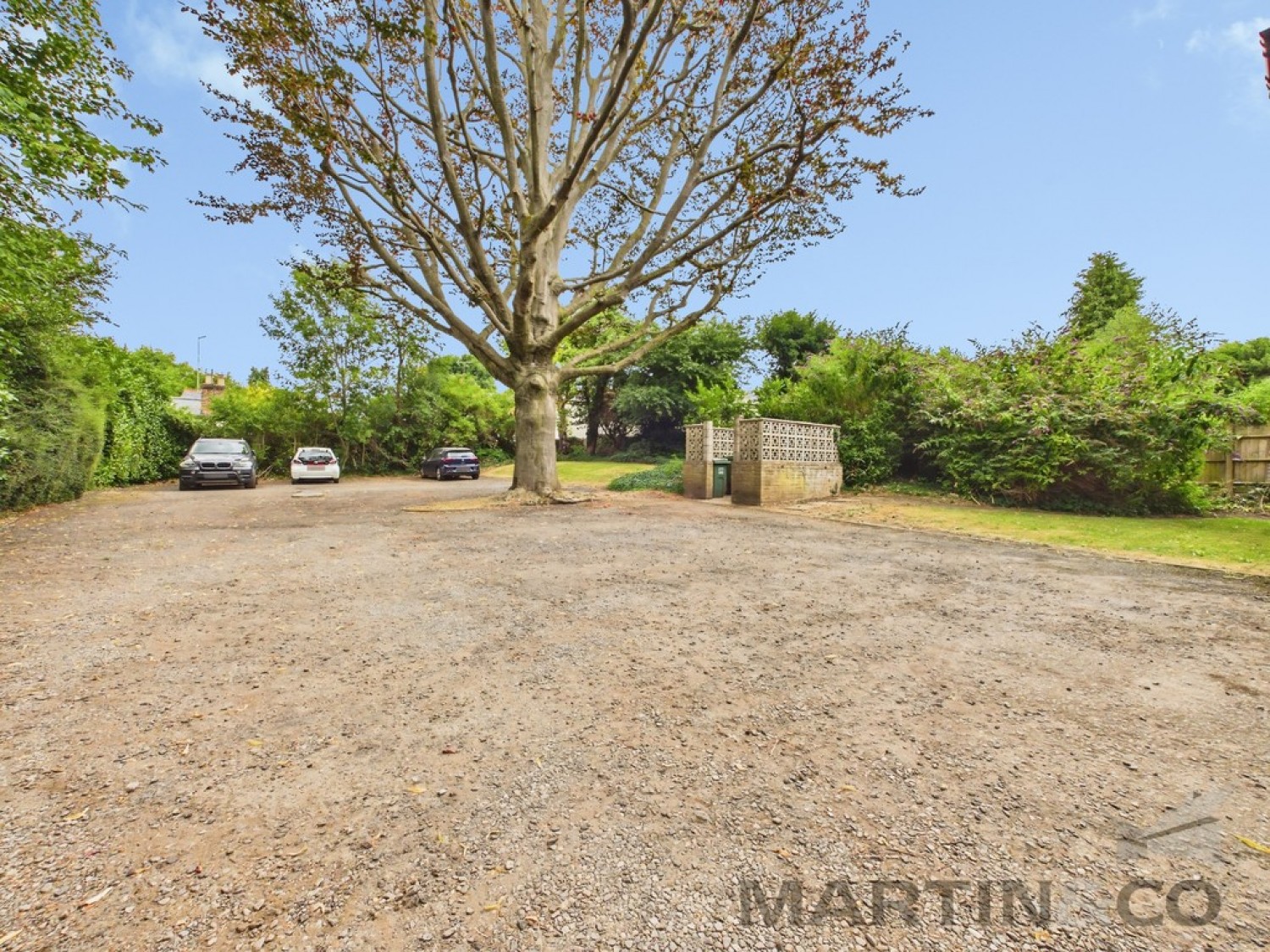 2 bedroom Flat for Sale Ramsbury Road